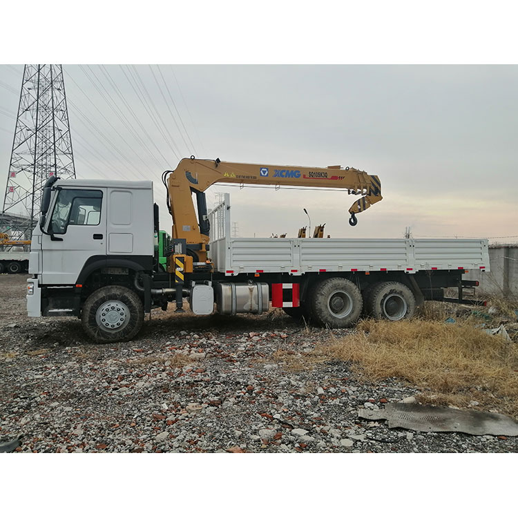 Camion cu braț de 10 tone